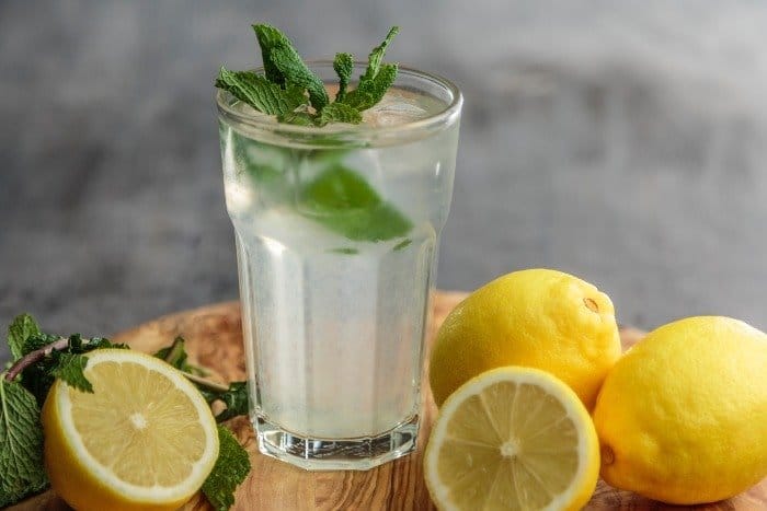 Lemon Water - 15 Best Foods for Weight Loss on Night Shift _ theothershift.com