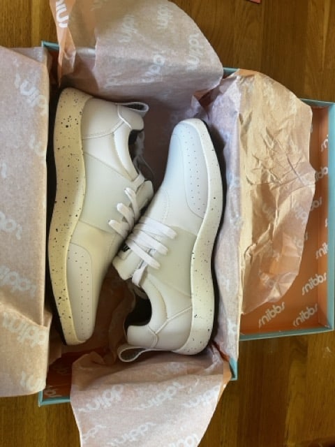 Snibbs Shoes white in box